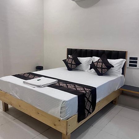 Vyara Hotel Hampton מראה חיצוני תמונה